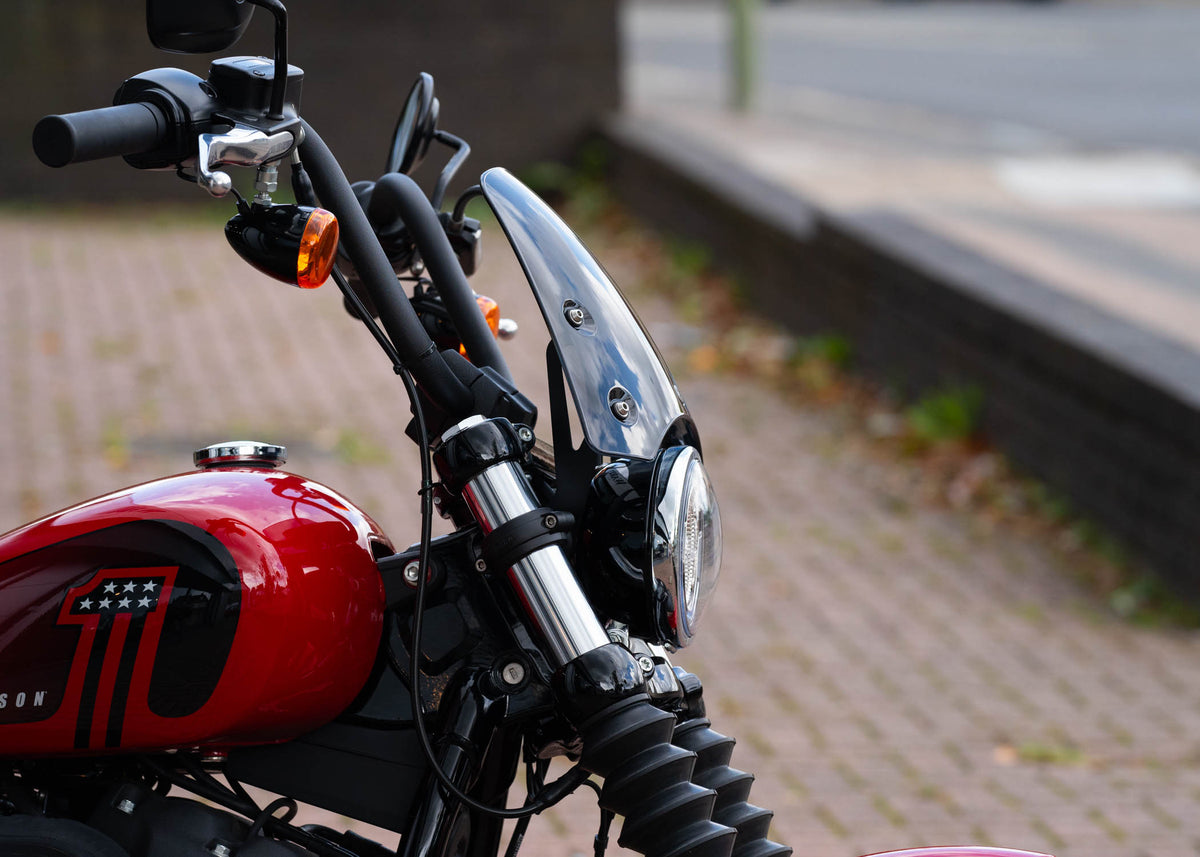 Harley-Davidson FXD Dyna motorbike with grey tinted Dart Flyscreen
